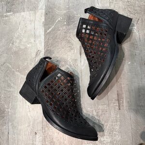 Jeffrey Campbell Black Mesh Ankle Booties “ taggert “ size 7